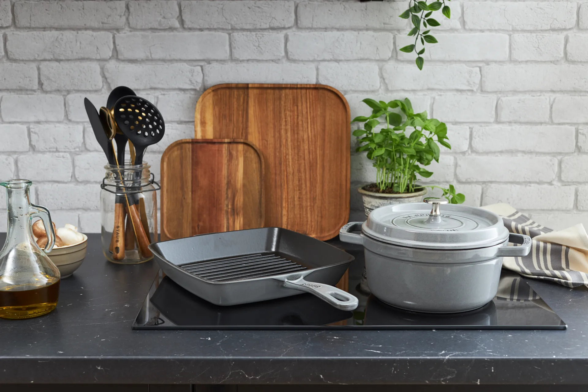 Staub La Cocotte ronde pan gietijzer 1,7 L., Grafietgrijs STAUB