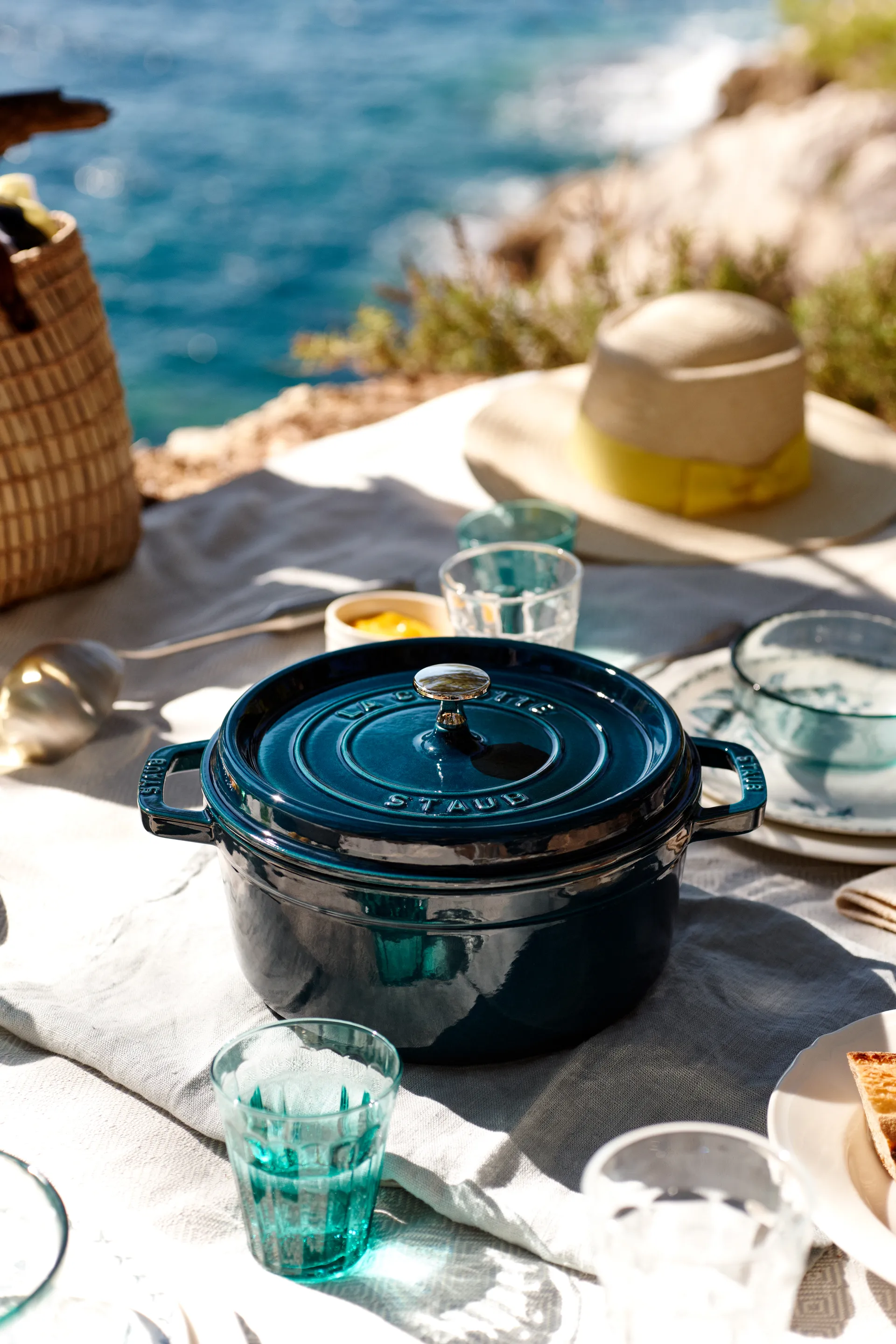 Staub La Cocotte ronde pan gietijzer 2,2 L, La Mer STAUB