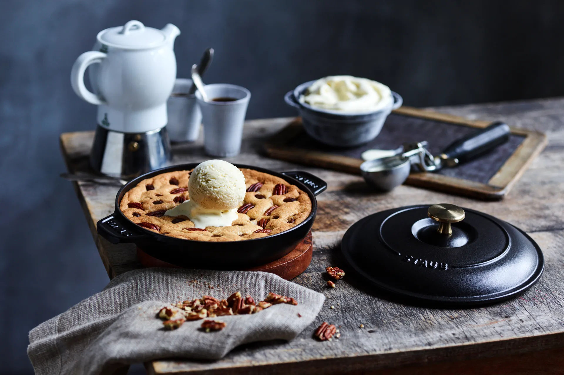 Staub ovenschaal gietijzer met deksel rond Ø20 cm, Zwart STAUB