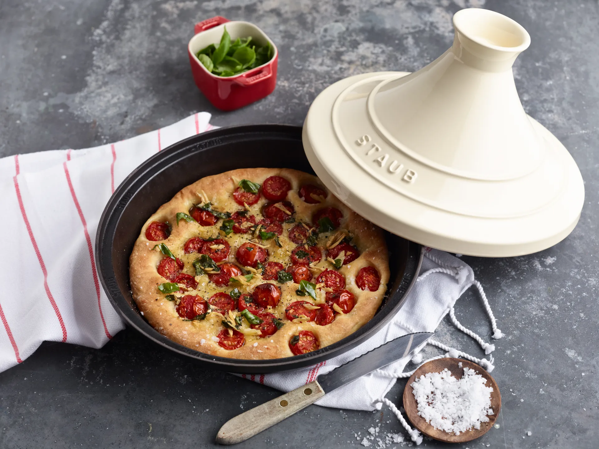 Staub Tagine gietijzer zwart-beige, 28 cm STAUB