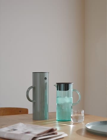 EM77 kan met deksel 1,5 L - Dusty green - Stelton