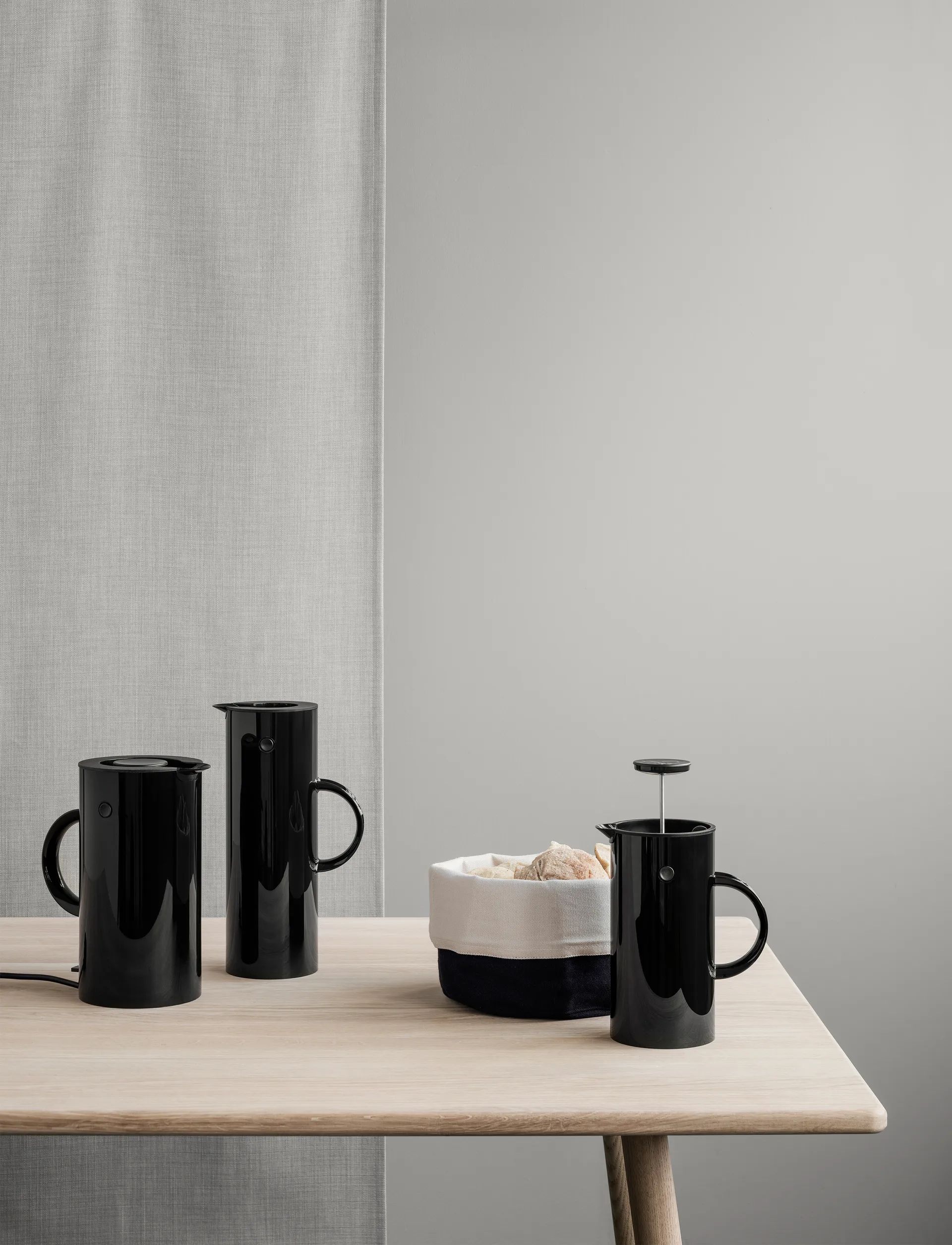 EM77 Stelton thermoskan 1 l., black shiny (zwart glanzend) Stelton