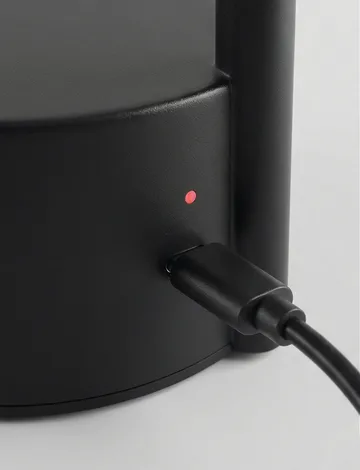 Vinkel LED tafellamp draagbaar - Black - Stelton