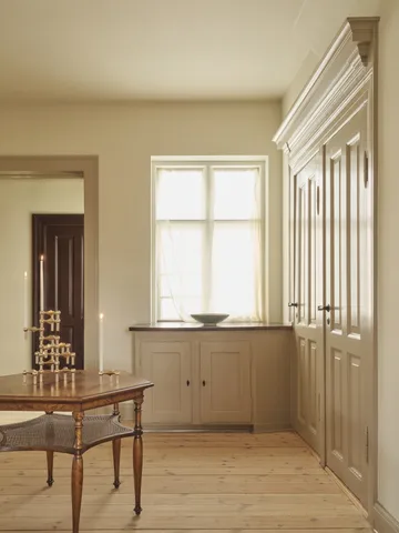 Nagel kandelaar - Geborsteld messing - STOFF