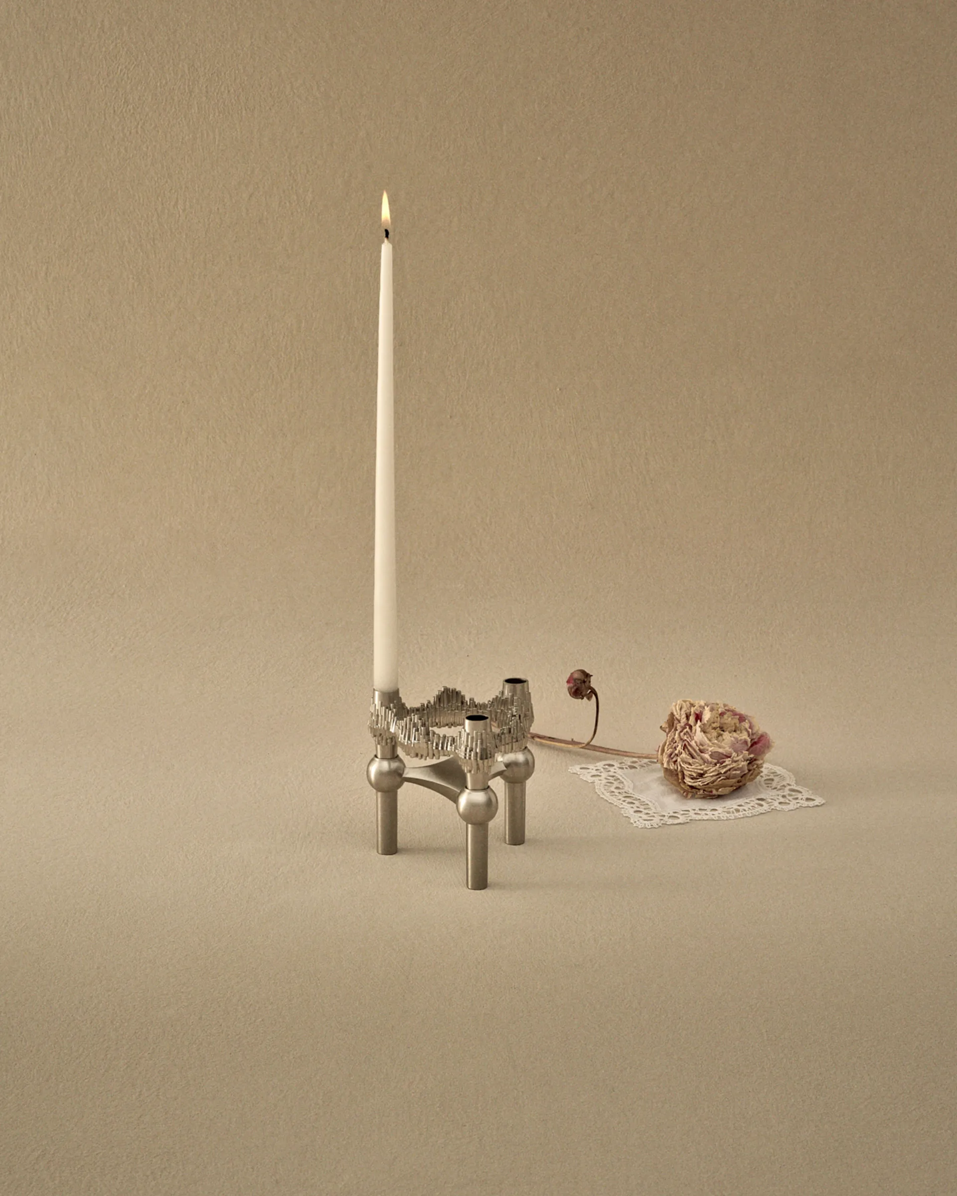 STOFF Nagel Quist kandelaar, Geborsteld chroom STOFF Nagel