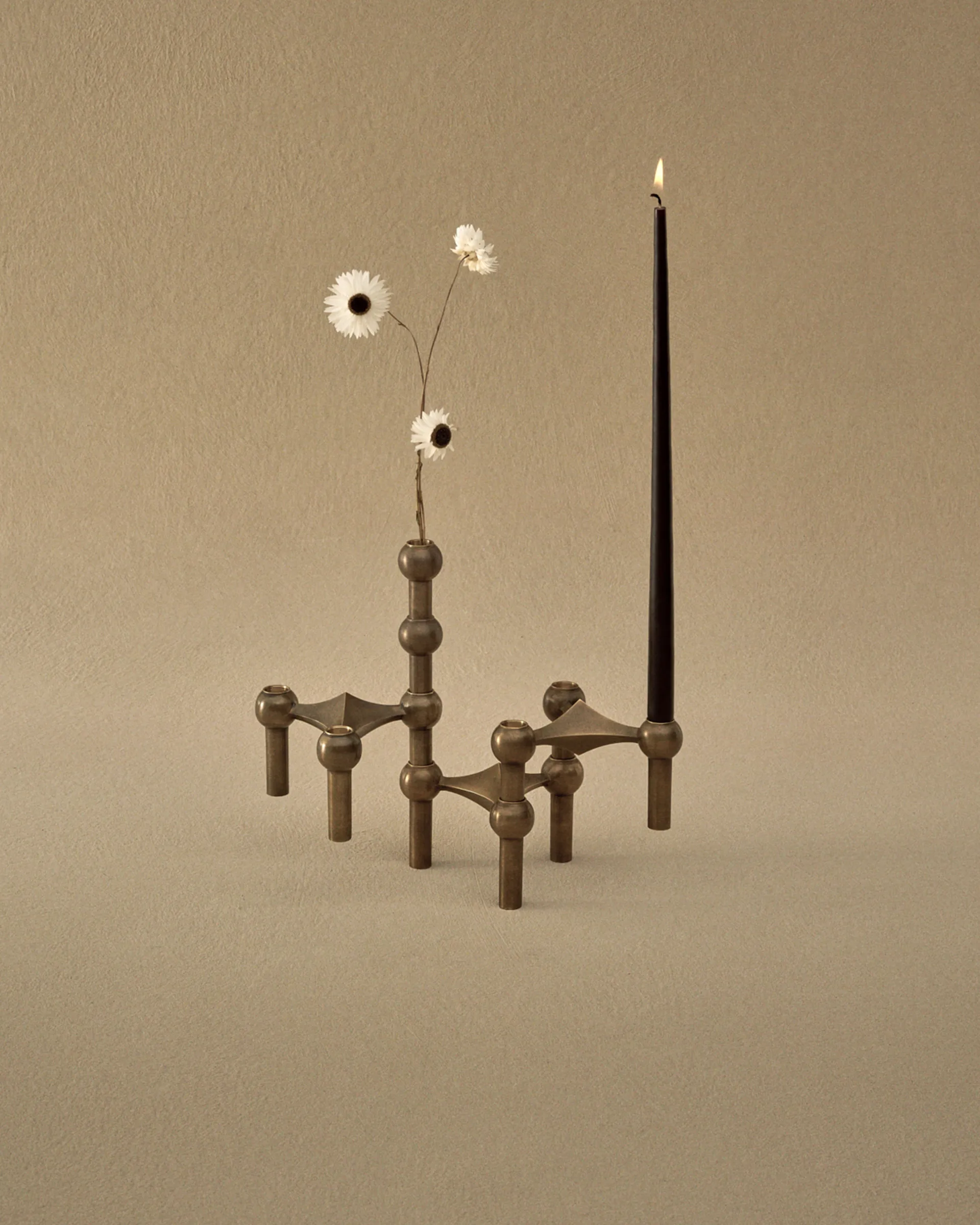 STOFF Nagel vaas, Gebronsd messing STOFF