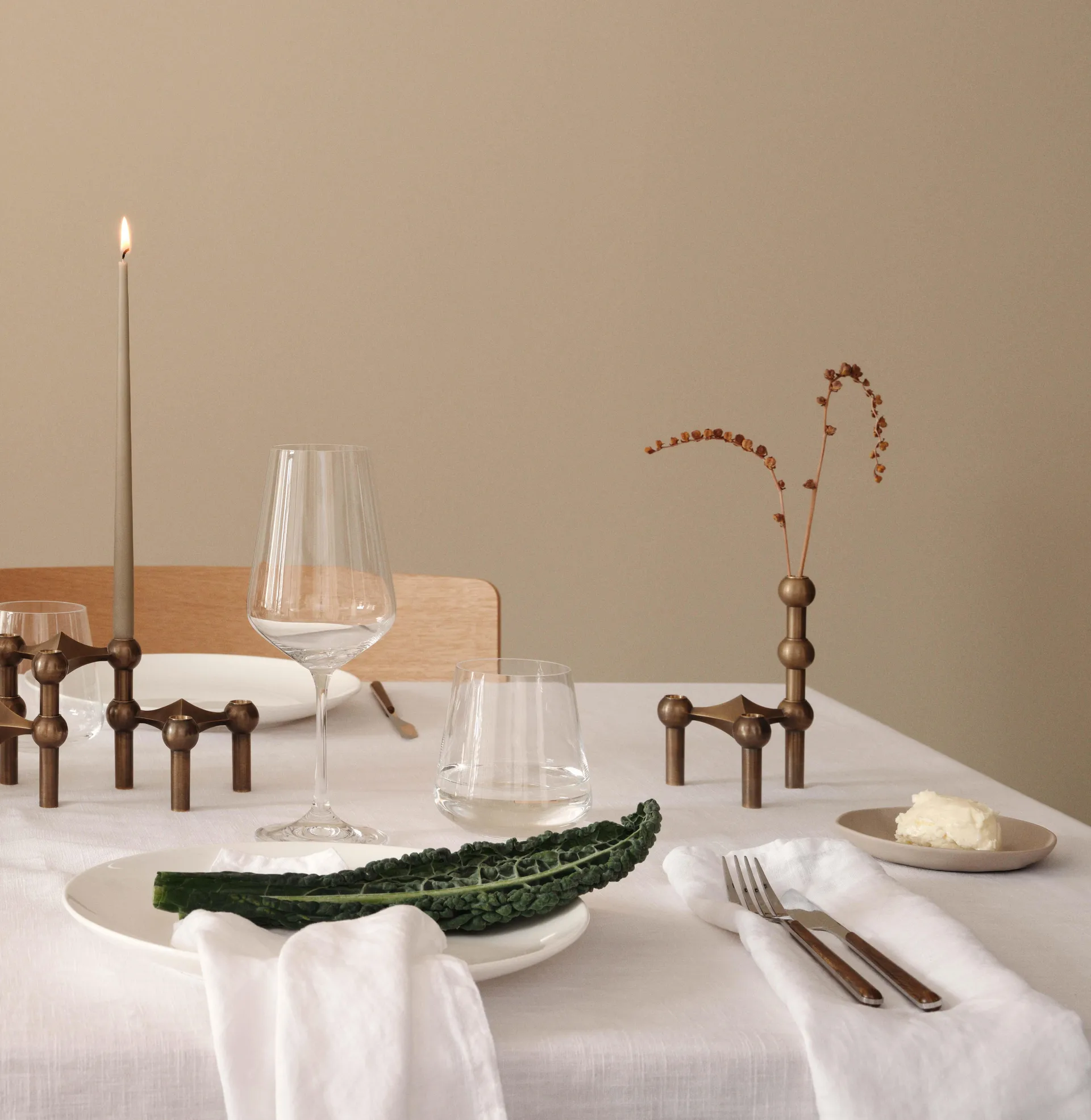 STOFF Nagel vaas, Gebronsd messing STOFF