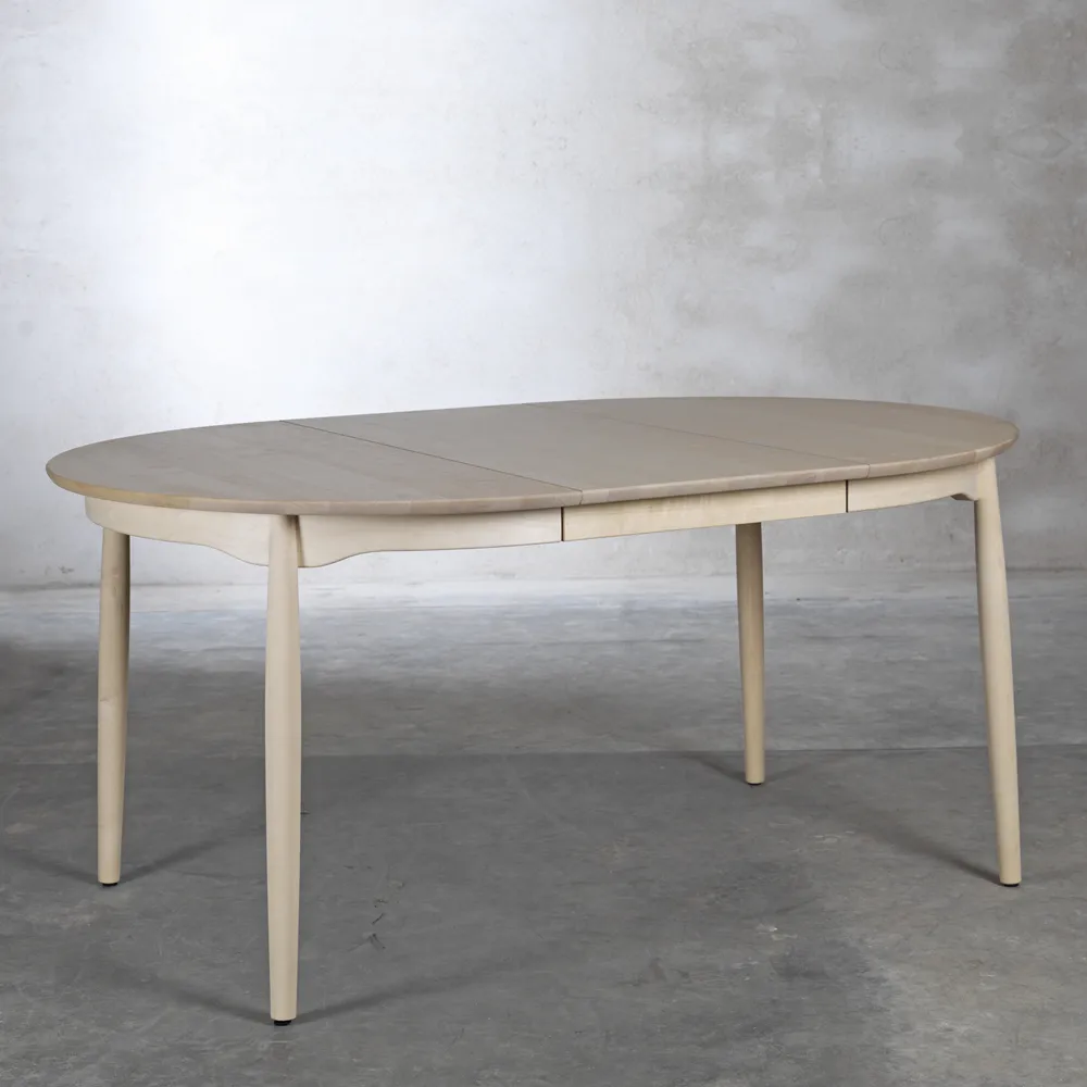 Carl eettafel eik, eikenhout lichte matte lak, 1 inlegblad Stolab