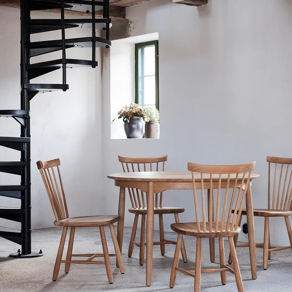 Carl eettafel eik, eikenhout lichte matte lak, 1 inlegblad Stolab