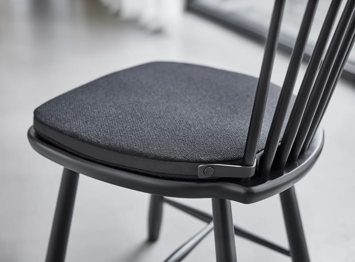 Lilla Åland stoelkussen, Black Stolab