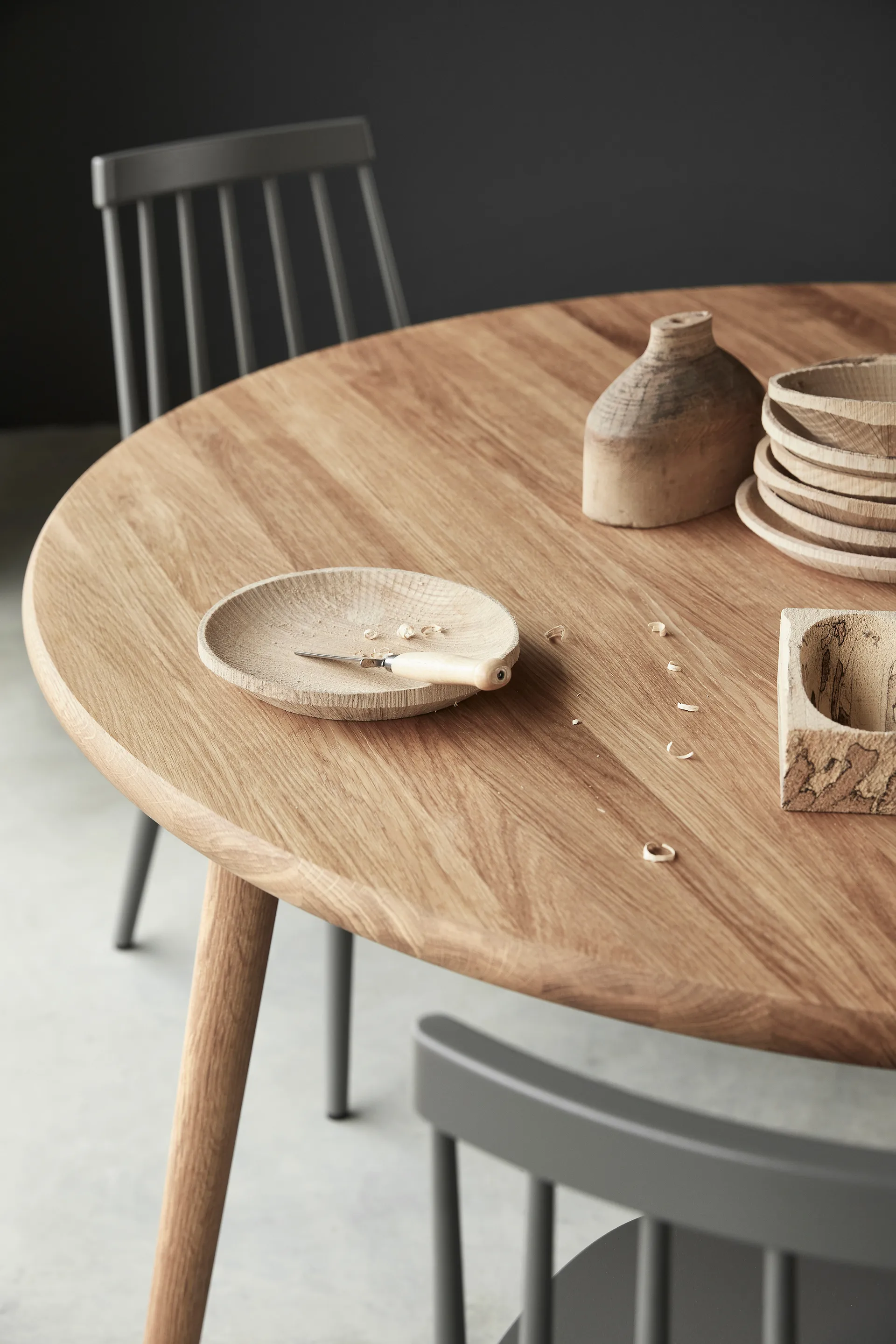 Miss Tailor tafel Ø130 cm, eikenhout naturel olie, vast tafelblad Stolab