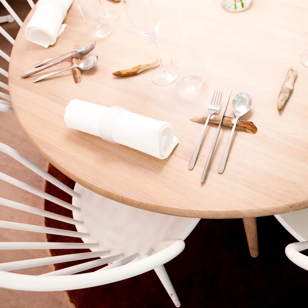 Miss Tailor tafel Ø90 cm, eikenhout naturel olie, vast tafelblad Stolab