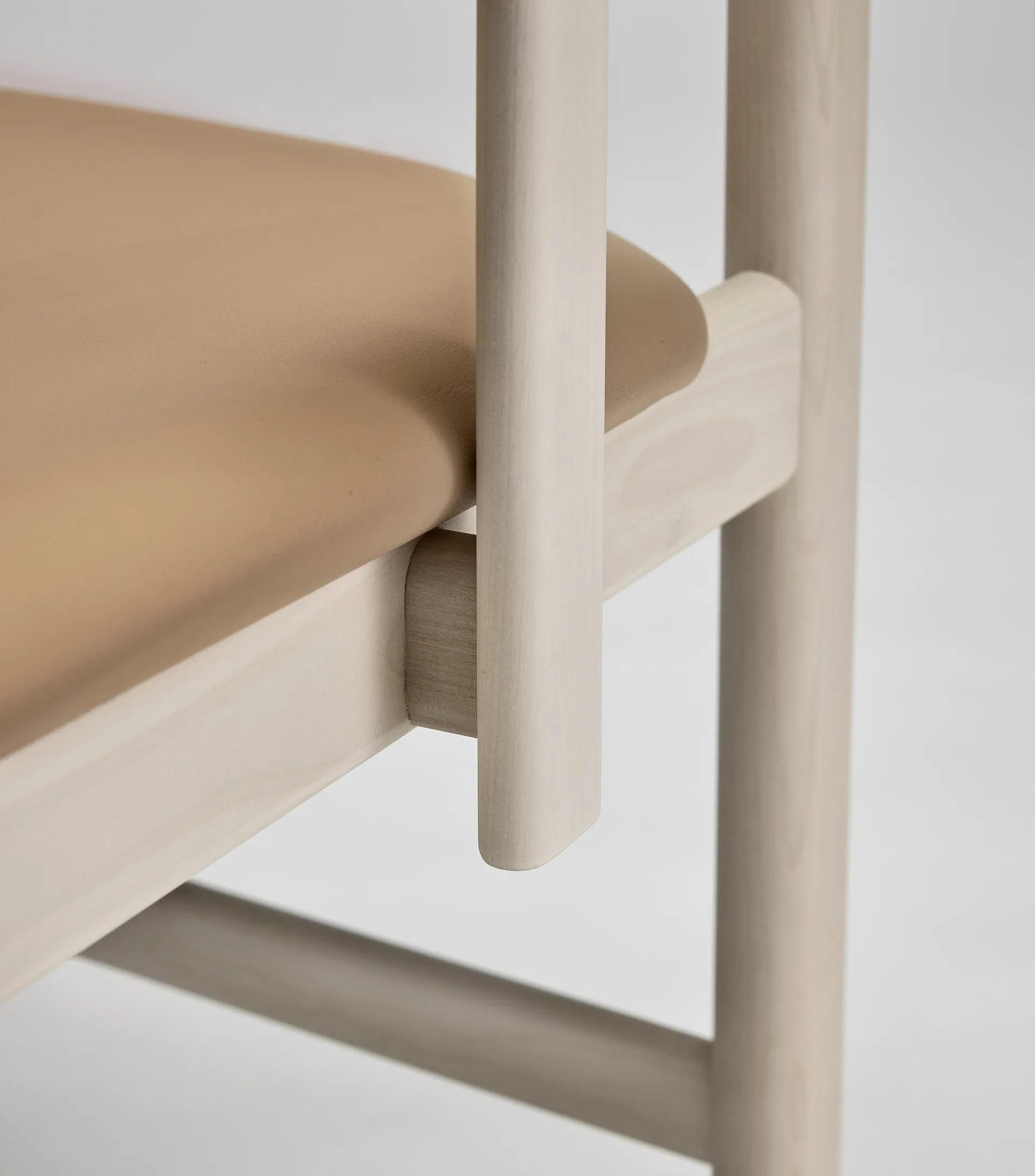 Pal armstoel, Berken licht matte lak - Elmosoft 22030 Stolab