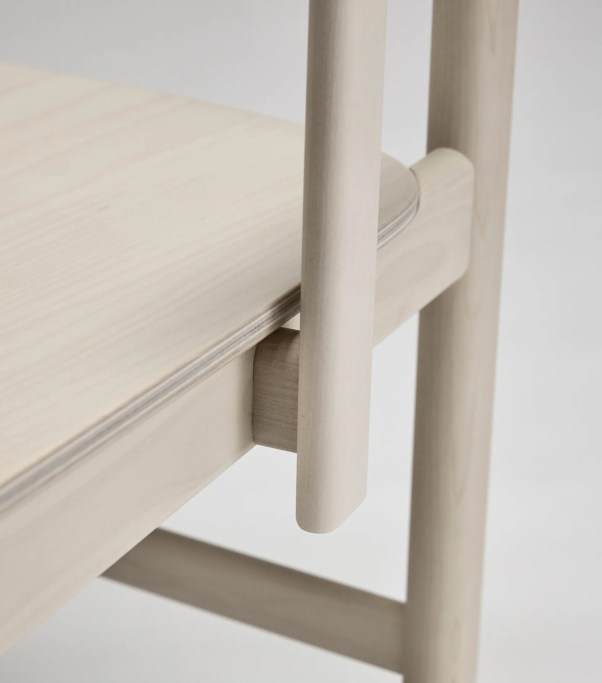 Pal armstoel, Berken licht matte lak Stolab