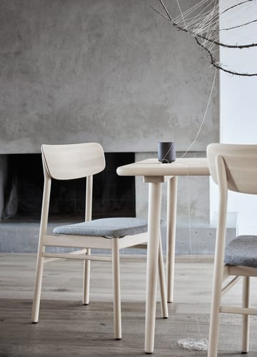 Prima Vista stoel berkenhout lichte matte lak - Stof hallingdaldal 65-130 grijs - Stolab