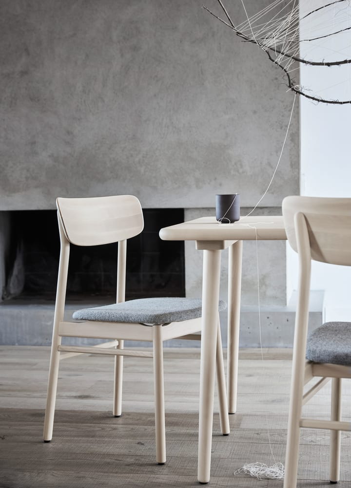 Prima Vista stoel berkenhout lichte matte lak, Stof hallingdaldal 65-130 grijs Stolab