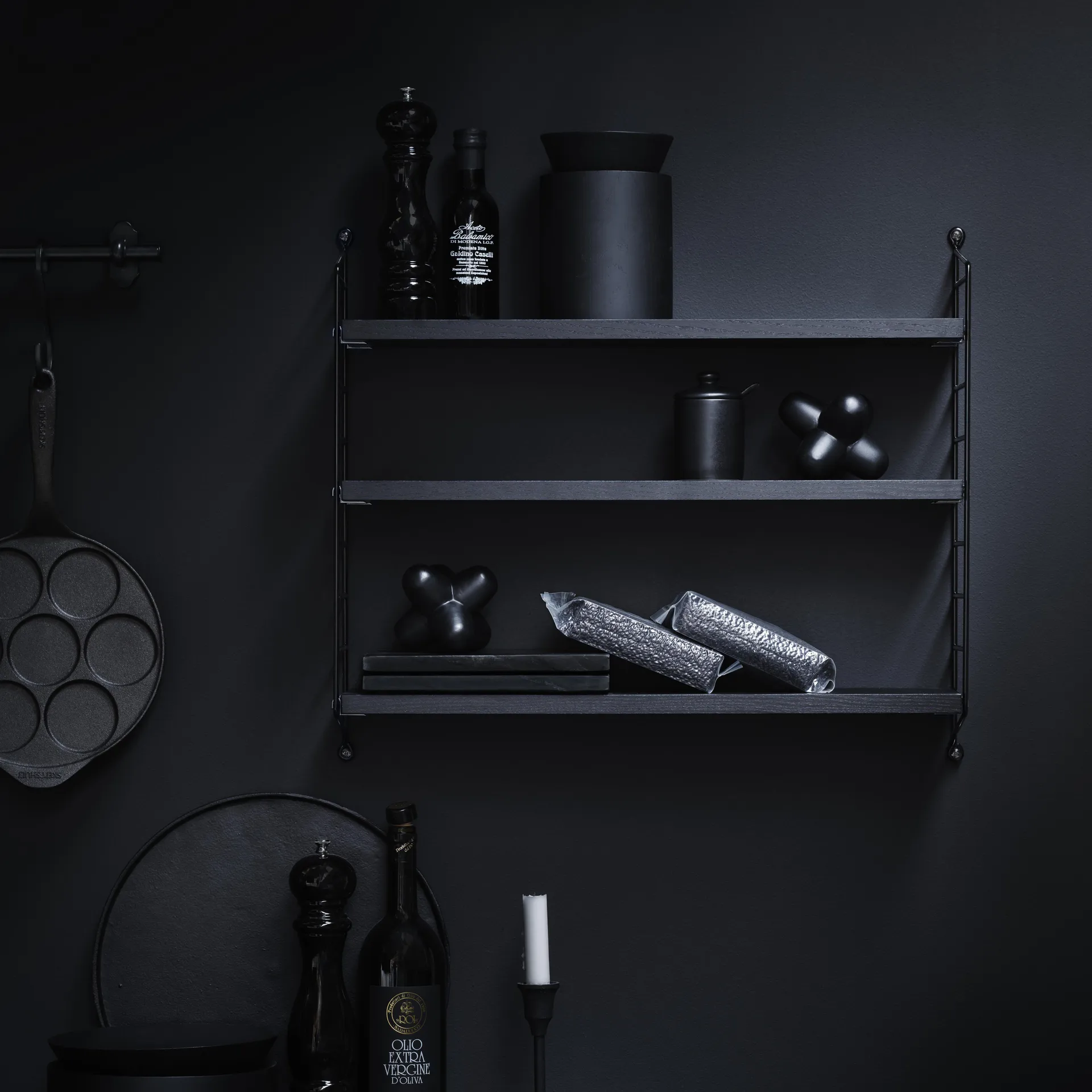 String Pocket boekenplank gebeitst essen-zwart, gebeitst essen String