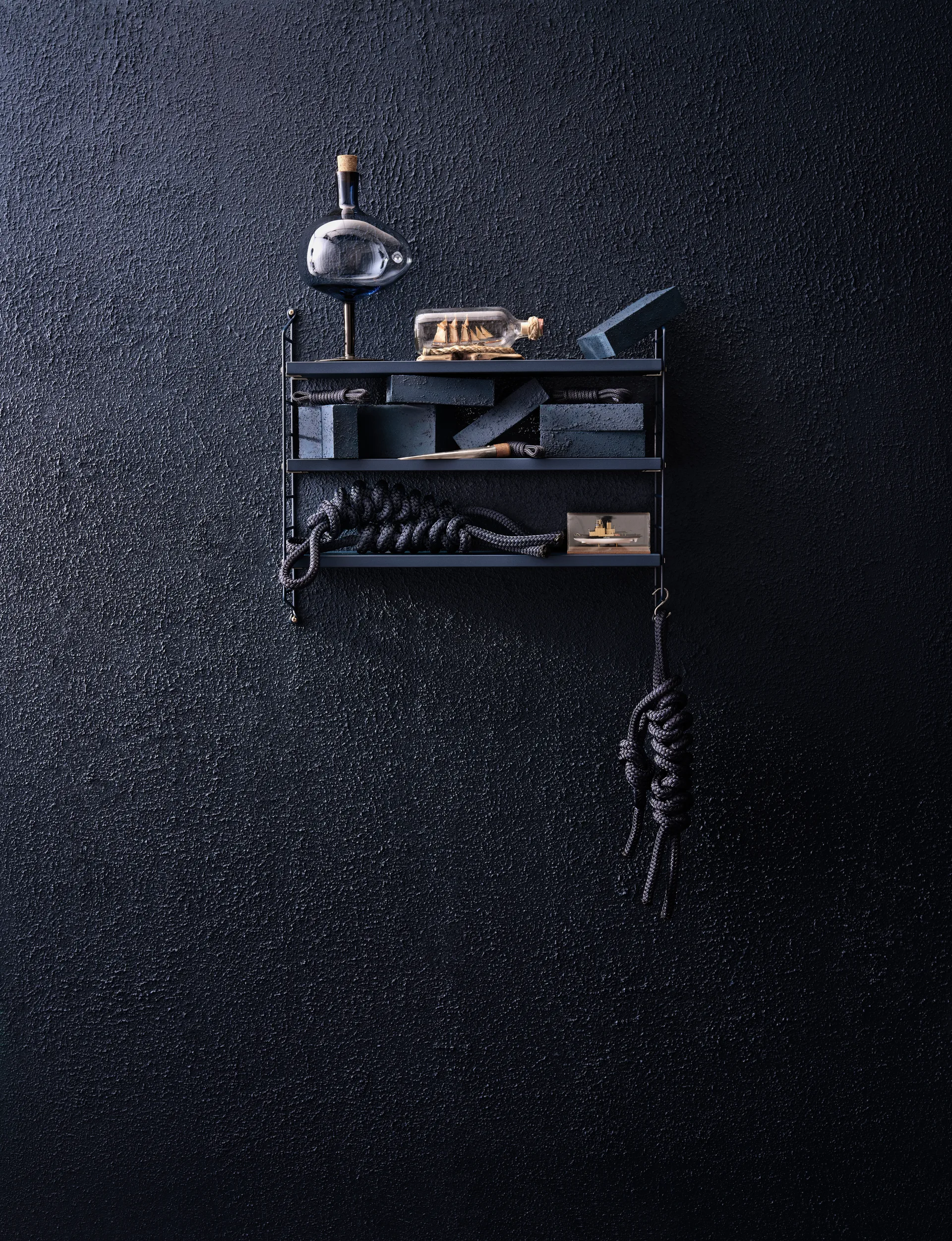 String Pocket wandplank, Nybroblauw String