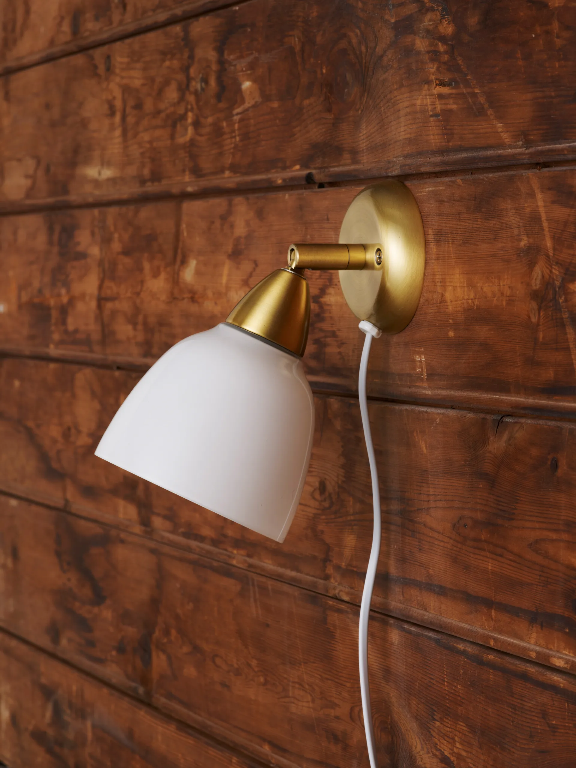 Urban short wandlamp, Brushed Brass Superliving