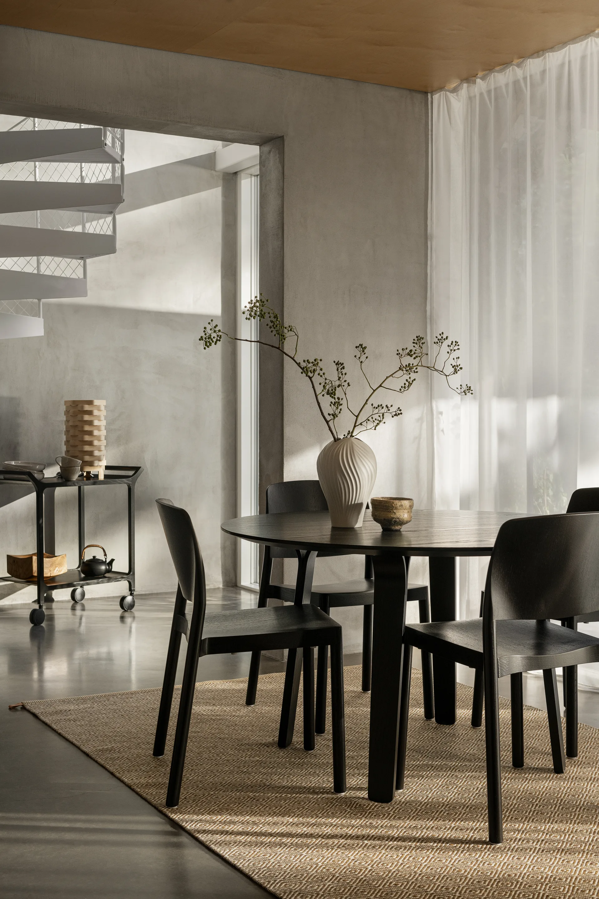 Divido tafel Ø120cm, Es zwart glanzend Swedese