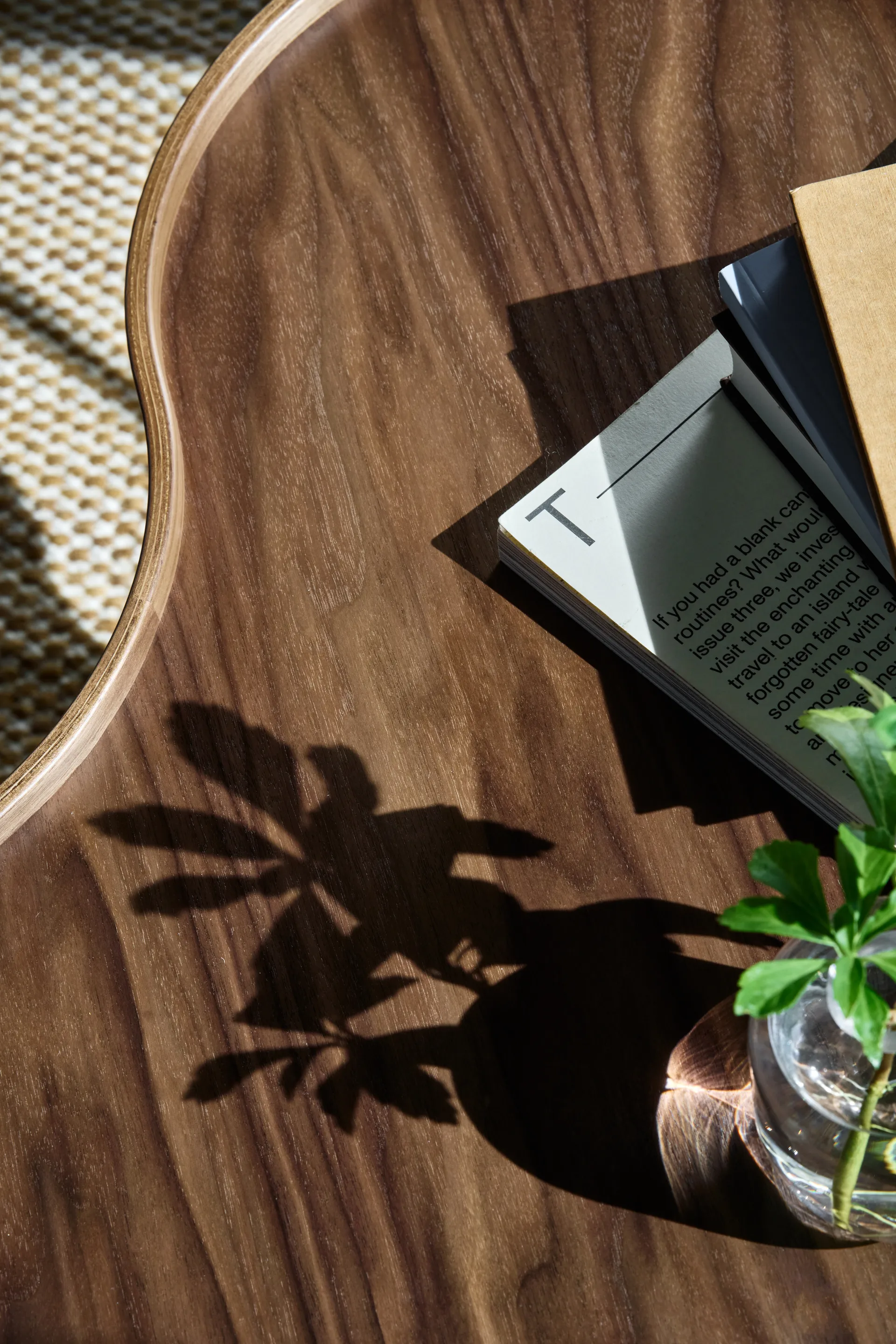 Flower mono tafel Special Edition 107x114 cm, H39 cm-geverfd walnoot-verchroomd staal Swedese