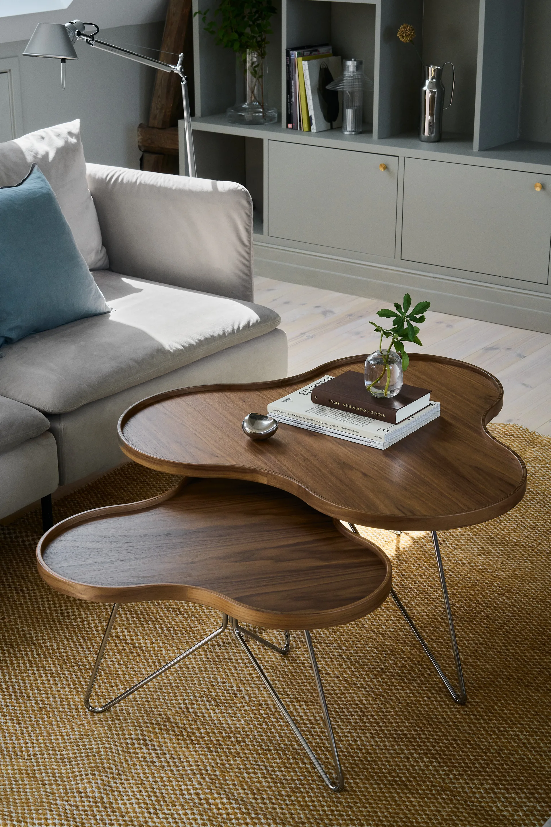 Flower mono tafel Special Edition 84x90 cm, H45 cm-geverfd walnoot-verchroomd staal Swedese