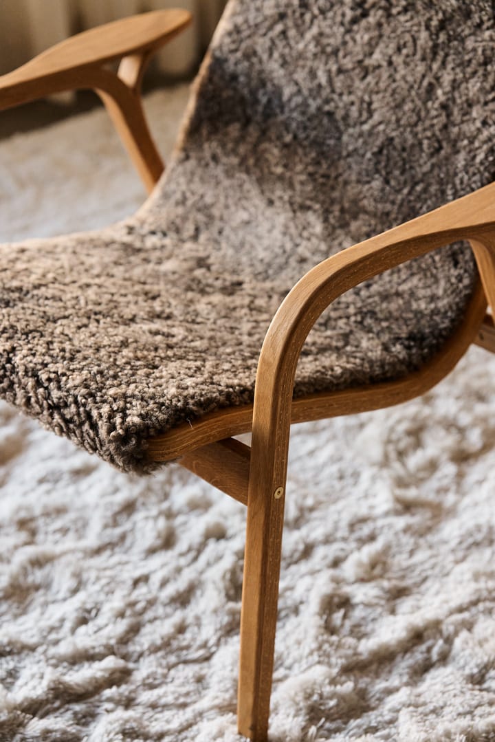 Lamino Fauteuil Eik geolied/schapenvacht, Sahara (nougat bruin) Swedese