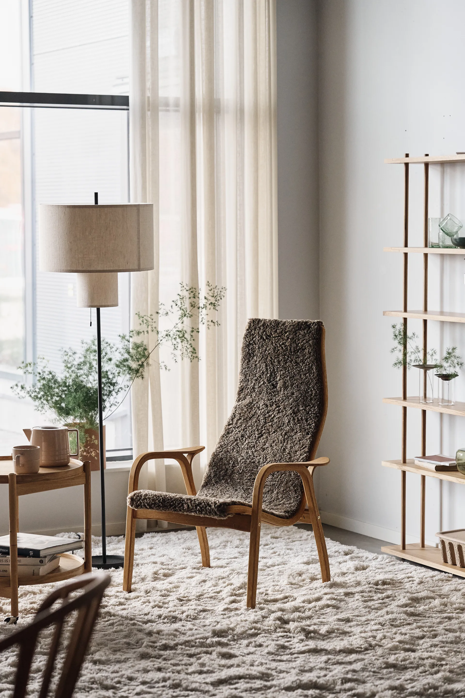 Lamino Fauteuil Eik geolied/schapenvacht, Sahara (nougat bruin) Swedese