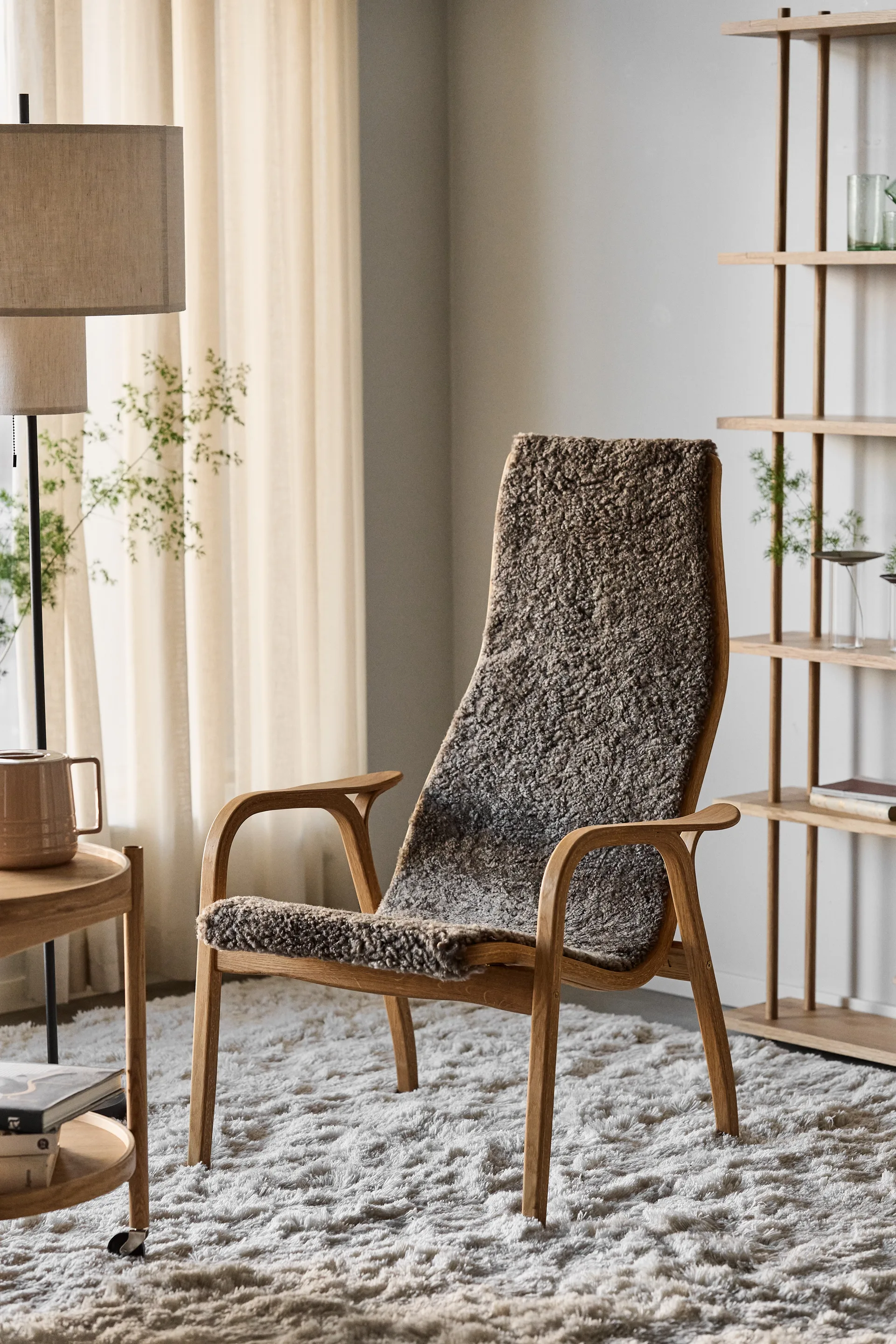 Lamino Fauteuil Eik geolied/schapenvacht, Sahara (nougat bruin) Swedese