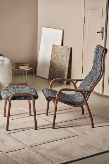 Lamino fauteuil en voetenbank eik/schapenvacht Special Edition - Rubio Monocoat Chocolate-Charcoal - Swedese