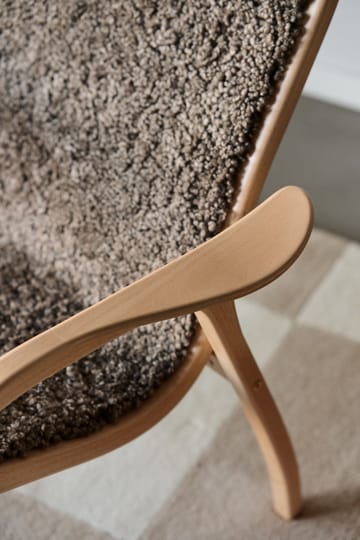 Lamino Fauteuil gelakt Beuk/schapenvacht - Sahara (nougat bruin) - Swedese