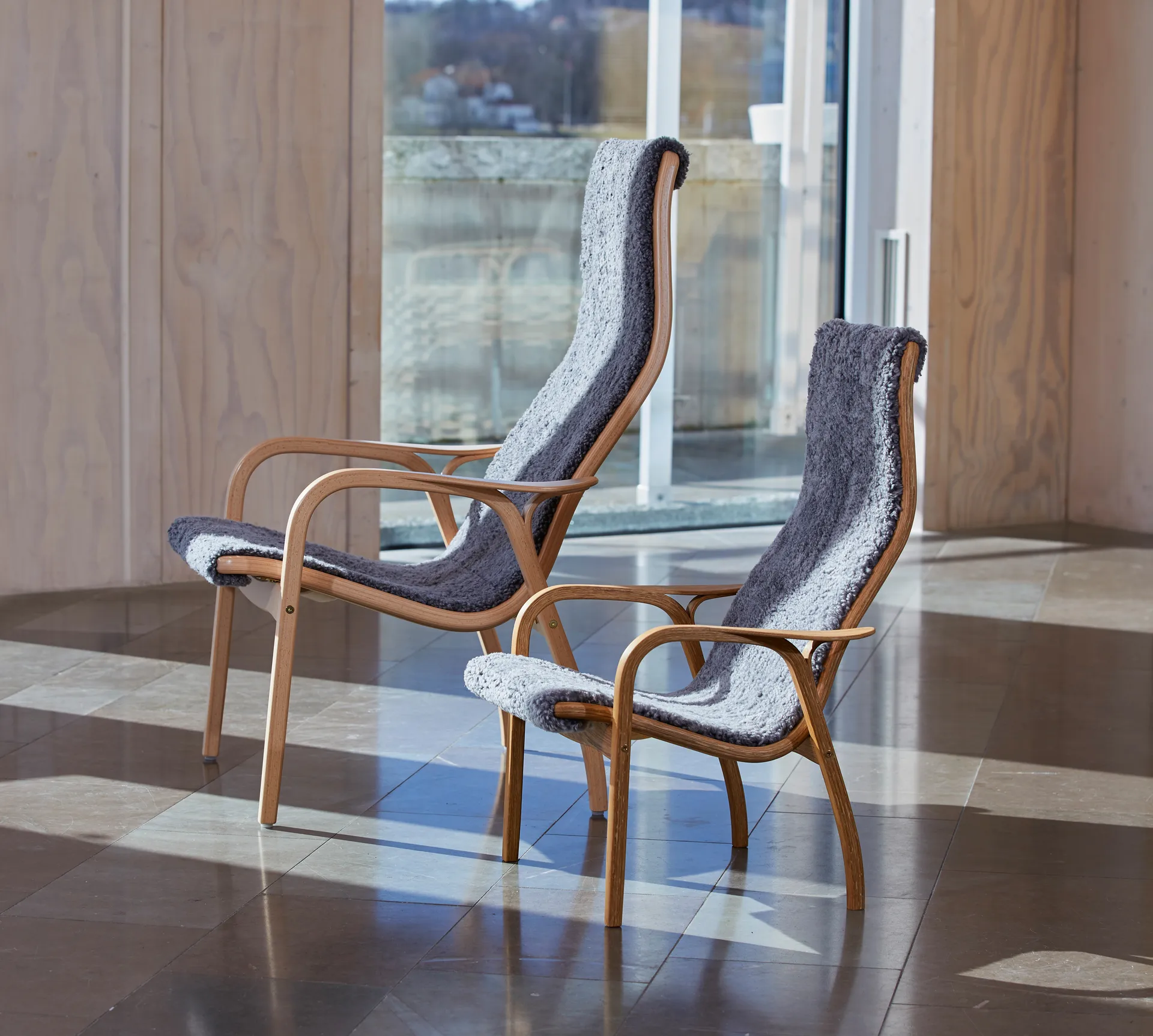 Lamino Fauteuil gelakt Beuk/schapenvacht, Scandinavian Grey (grijs) Swedese