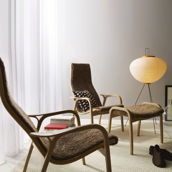 Lamino Fauteuil, Zwart-zadelleer-geolied eikenhout Swedese