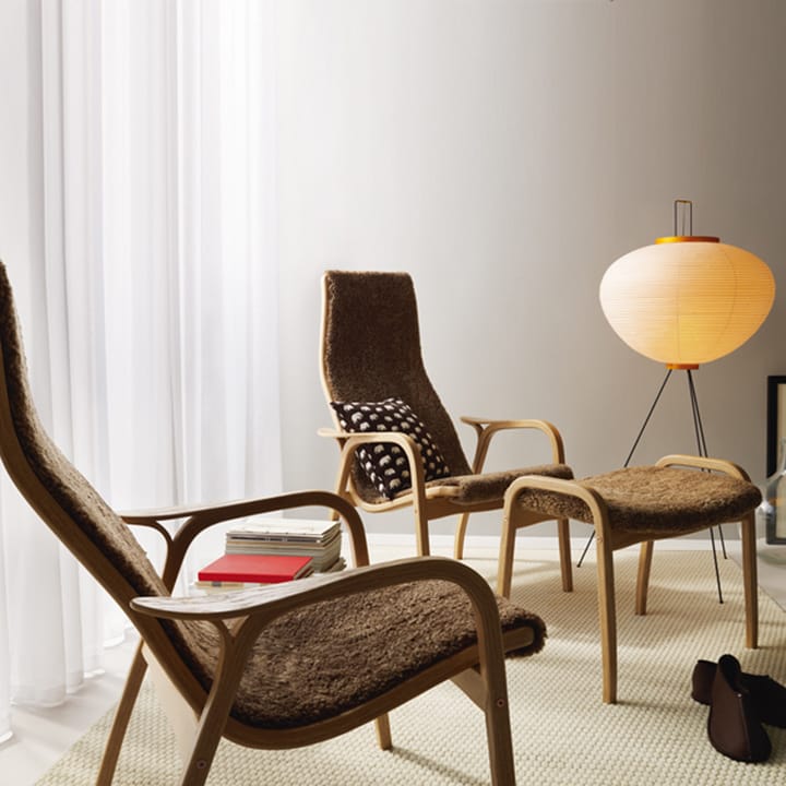 Lamino Voetenbankje, schapenvacht scandinavian grey, naturelgelakt walnoothout Swedese