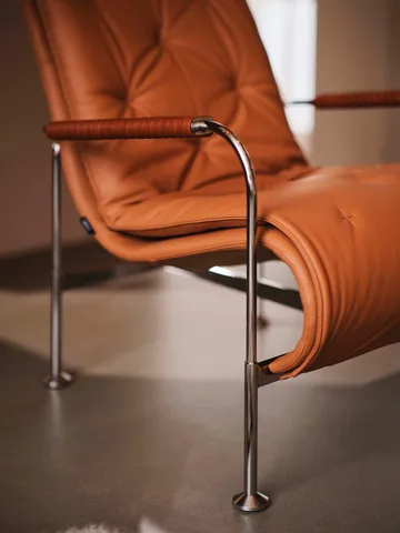 Serpentine fauteuil - Leer Elmo Soft lichtbruin-chroom-Tärnsjö Cognac - Swedese