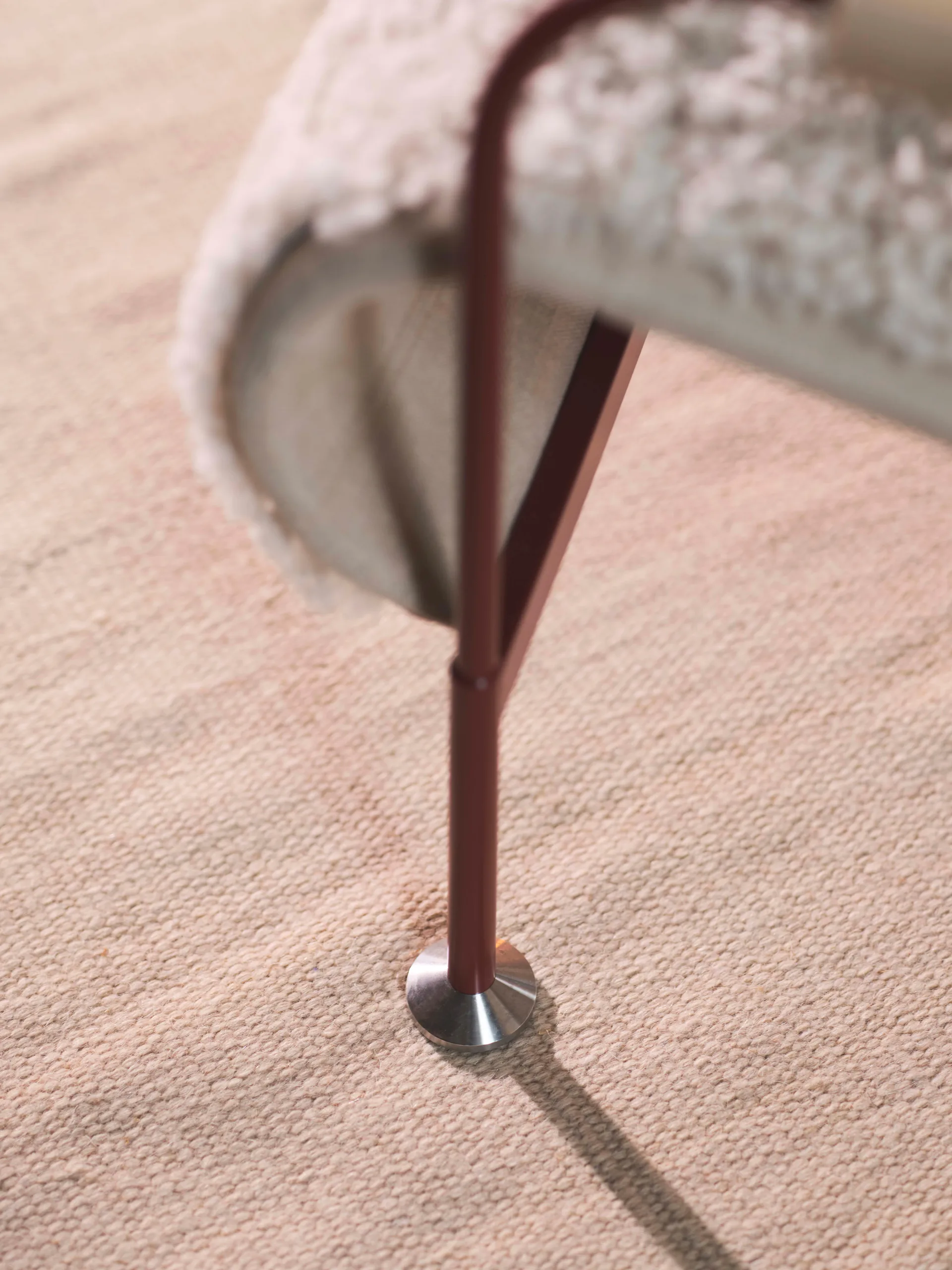 Serpentine fauteuil, Stof Romo Linara Rye-nutmeg-Tärnsjö Cognac Swedese