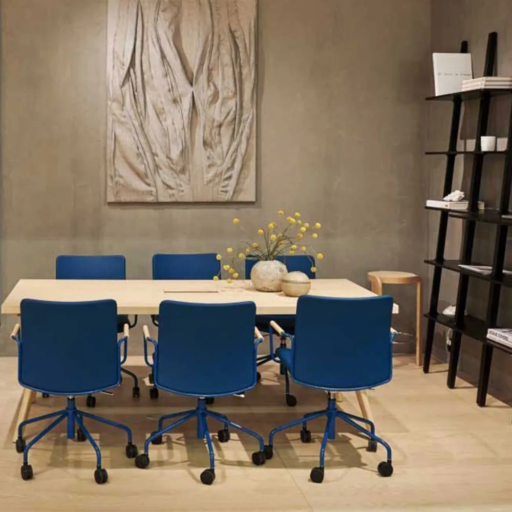 Stella bureaustoel in hoogte verstelbaar, leer elmosoft 33004 bruin, chroom, geen vering in rugleuning Swedese