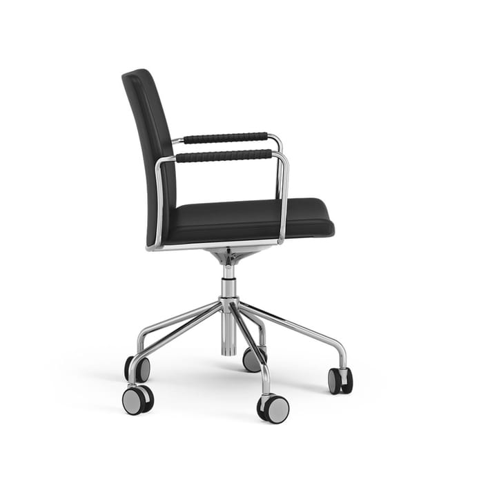 Stella bureaustoel kan omhoog/omlaag zonder te kantelen - leer elmosoft 99999 zwart, verchroomd onderstel, met leer beklede armleuningen, veerkrachtige rugleuning - Swedese