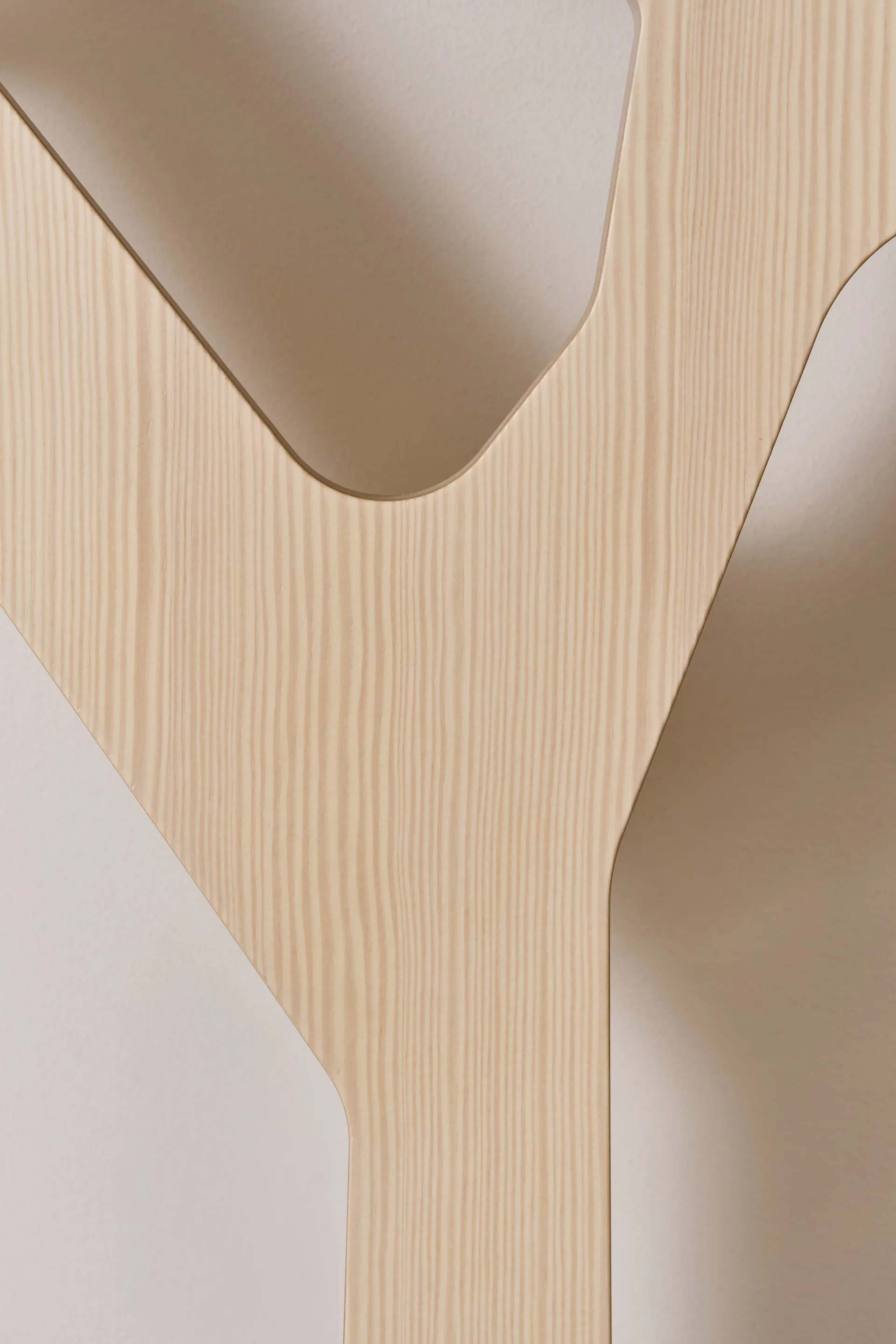 Tree wall wandgemonteerde kapstok 194 cm, Witgepigmenteerd grenenhout Swedese