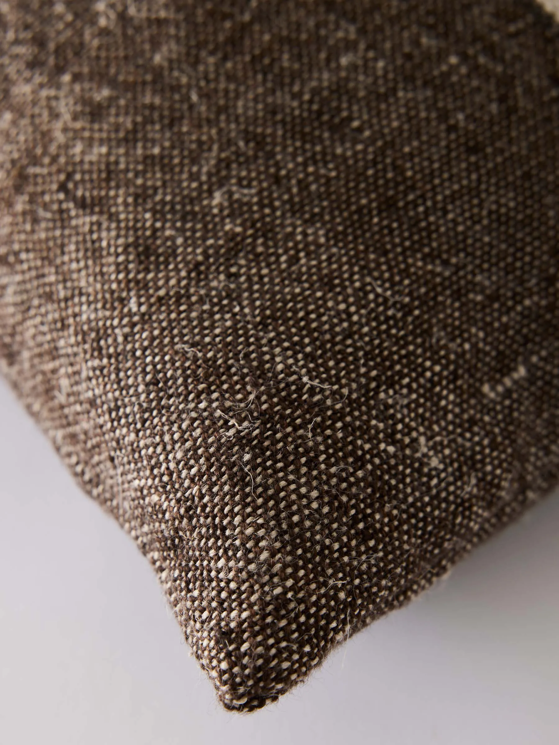 Adrian kussensloop 40x60 cm, Bruin Tell Me More