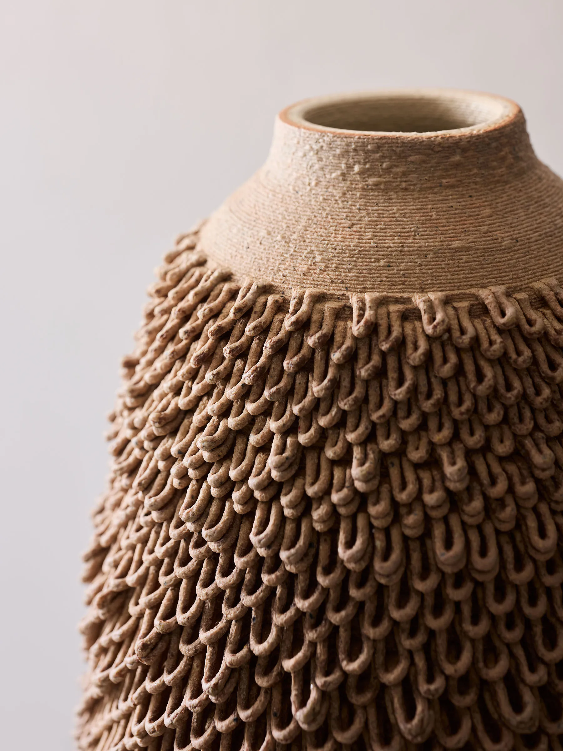 Aria vaas small, Bruin Tell Me More