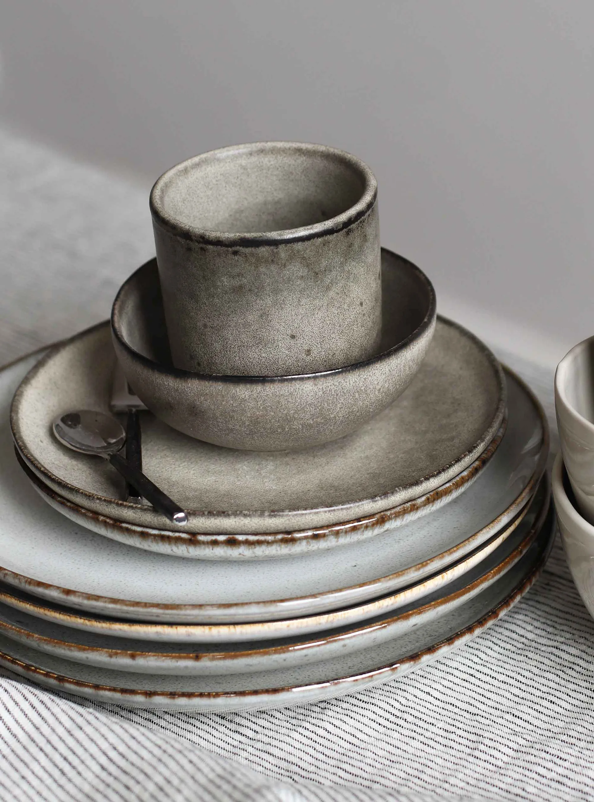 Bon mok small, Aardewerk Tell Me More