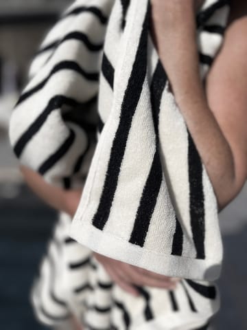 Bonnie badhanddoek 70x140 cm - Zwart - Tell Me More