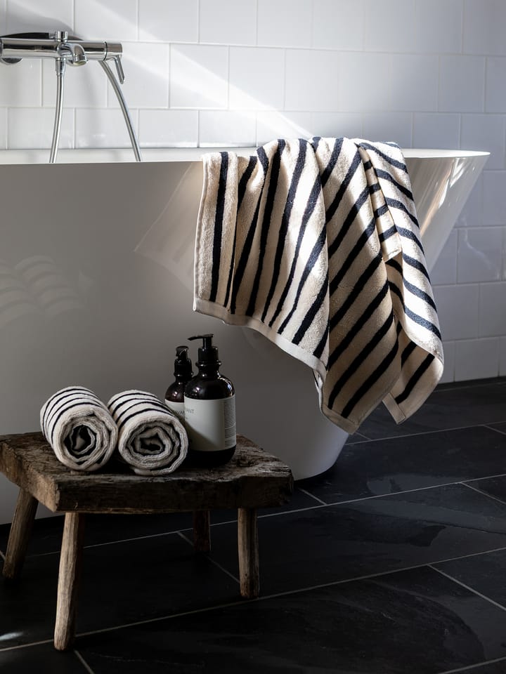 Bonnie badhanddoek 70x140 cm, Zwart Tell Me More