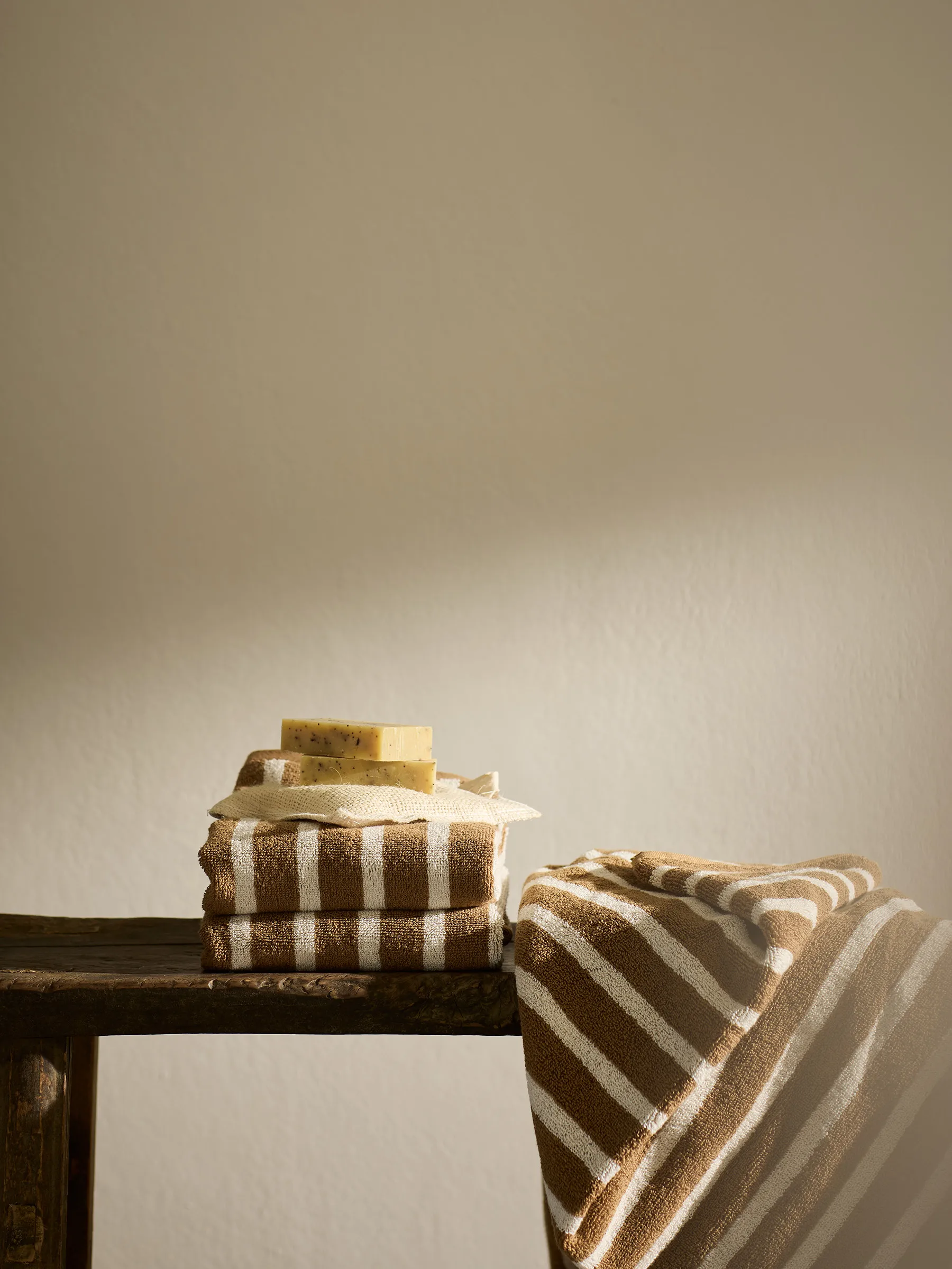 Bonnie badlaken 70x140 cm, Brown Tell Me More