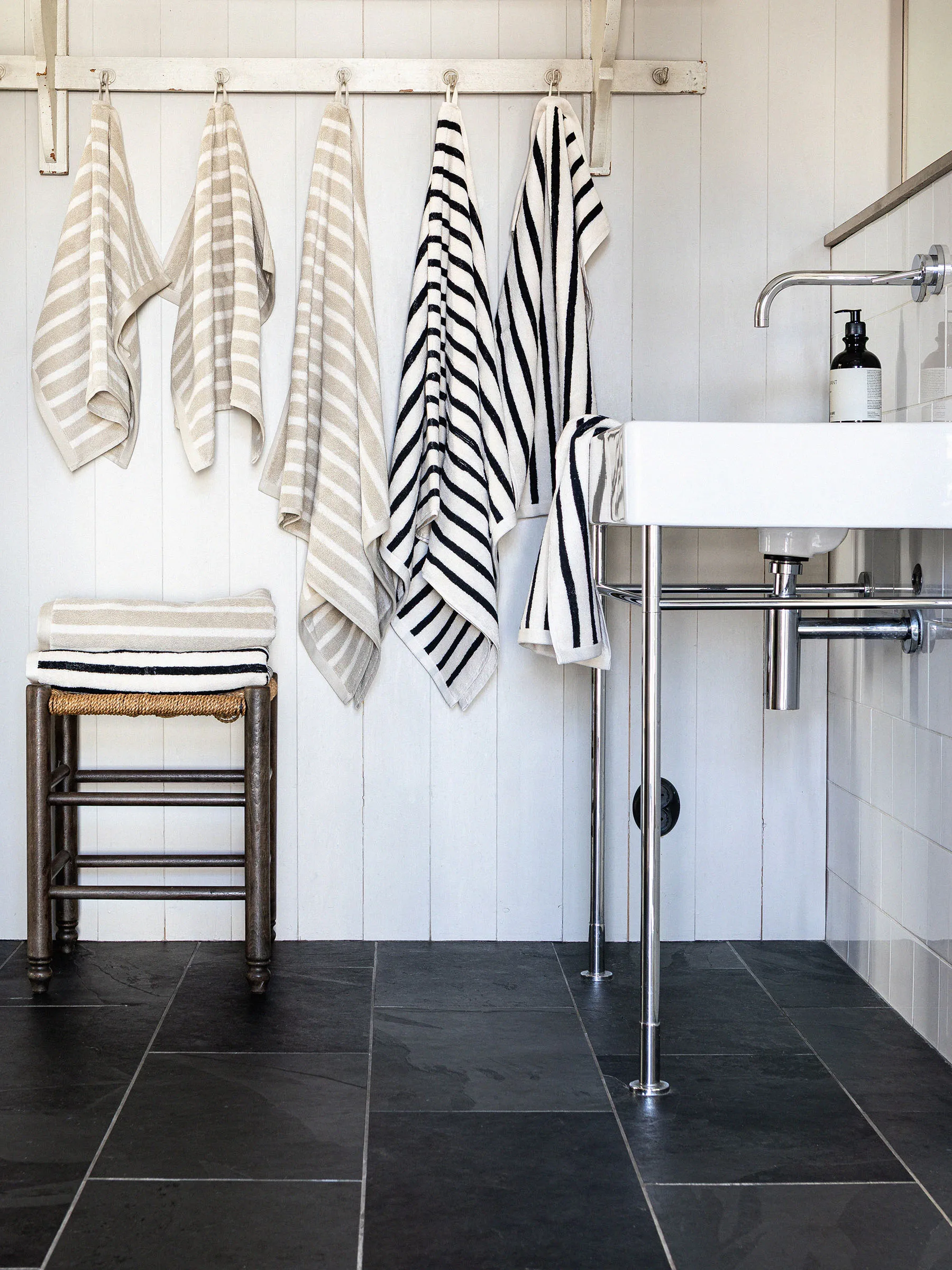 Bonnie badlaken 70x140 cm, Zwart Tell Me More