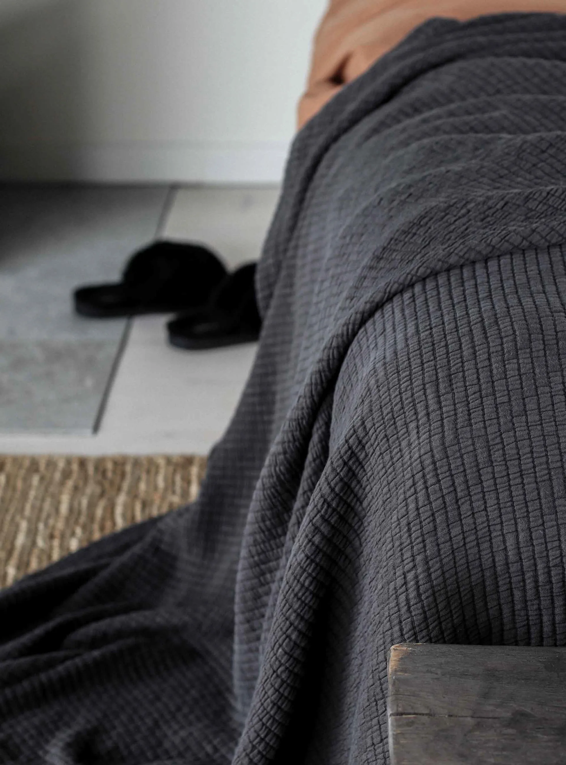 Brick sprei 140x200 cm, Charcoal Tell Me More