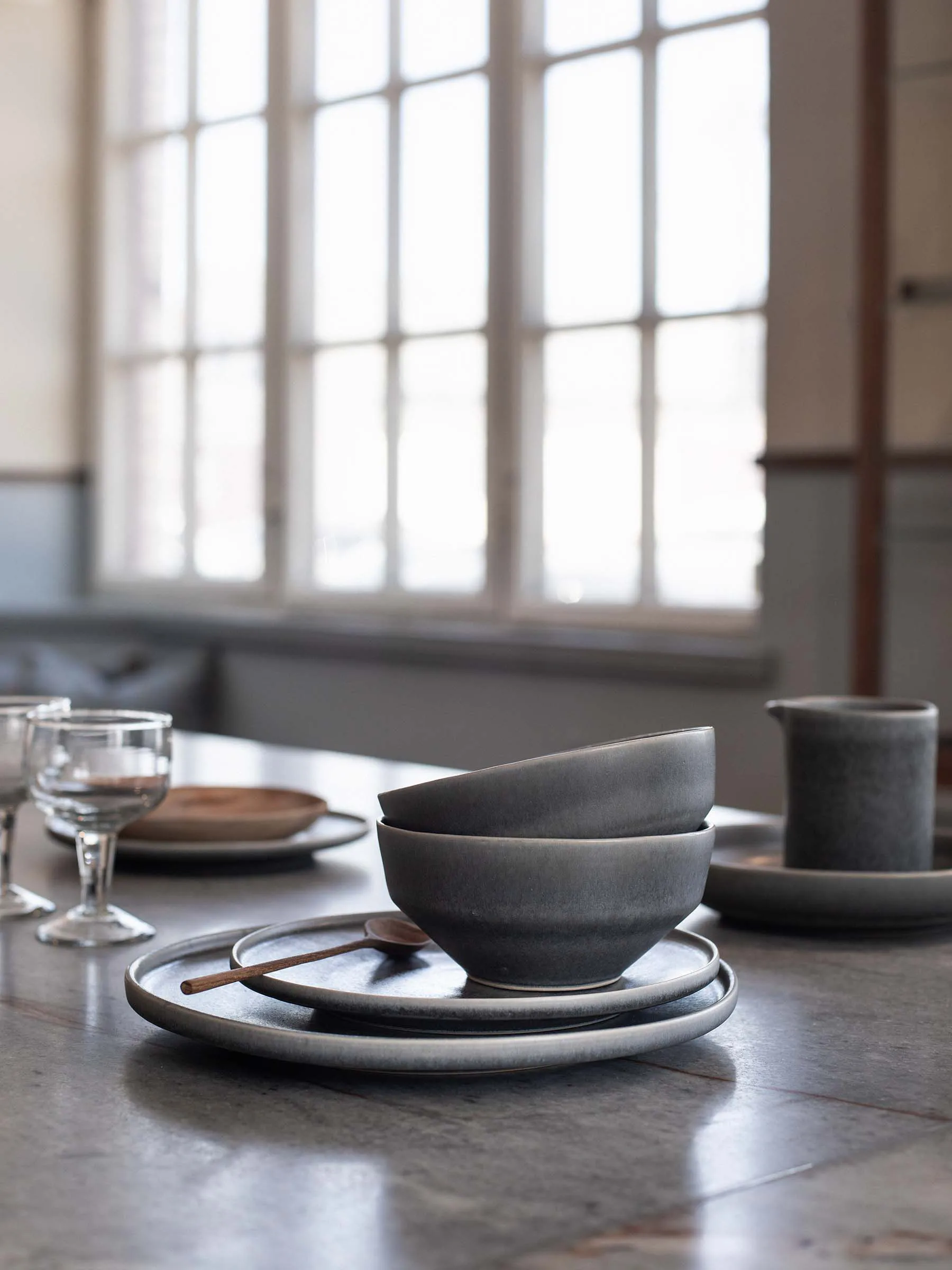 Centro bord Ø28 cm, Soft grey Tell Me More