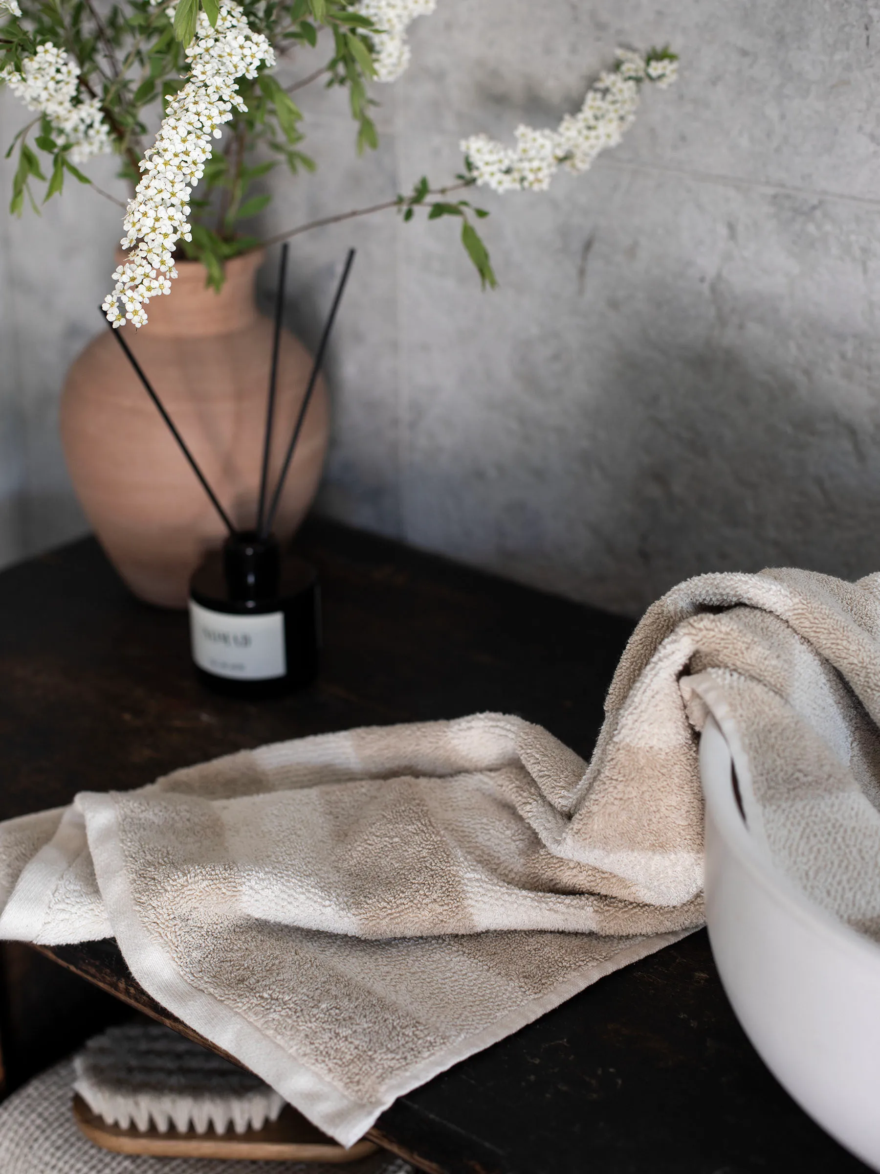 Cleo handdoek 50x70 cm, Beige Tell Me More