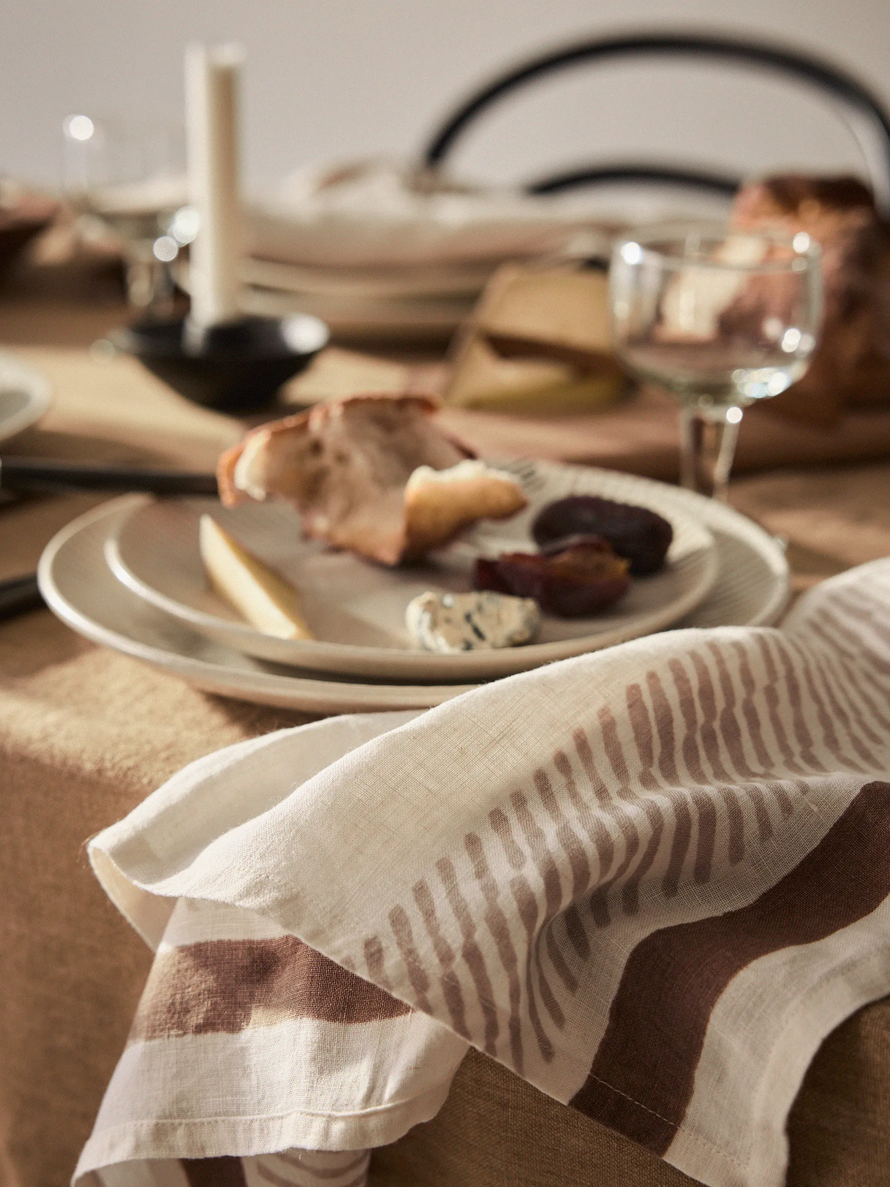 Ella servet 50x50 cm, Bruin Tell Me More